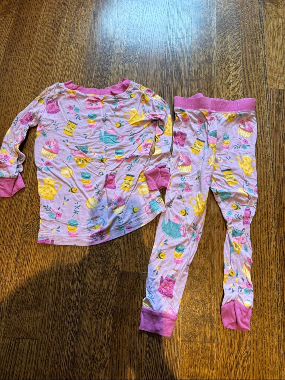 Girls' Pink Cupcake Print Pajama Set